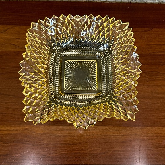 🍁🌟HP🌟VTG 1960s Indiana Glass Yellow Diamond Point Pattern Dish - Picture 5 of 8